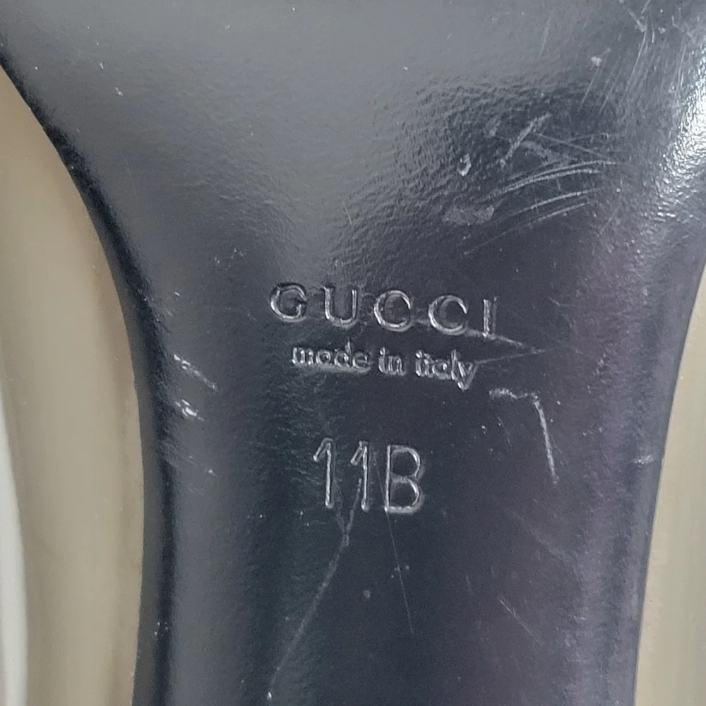 Gucci Buckle Details Patent Leather Heels Size 11. - Picture 6 of 16